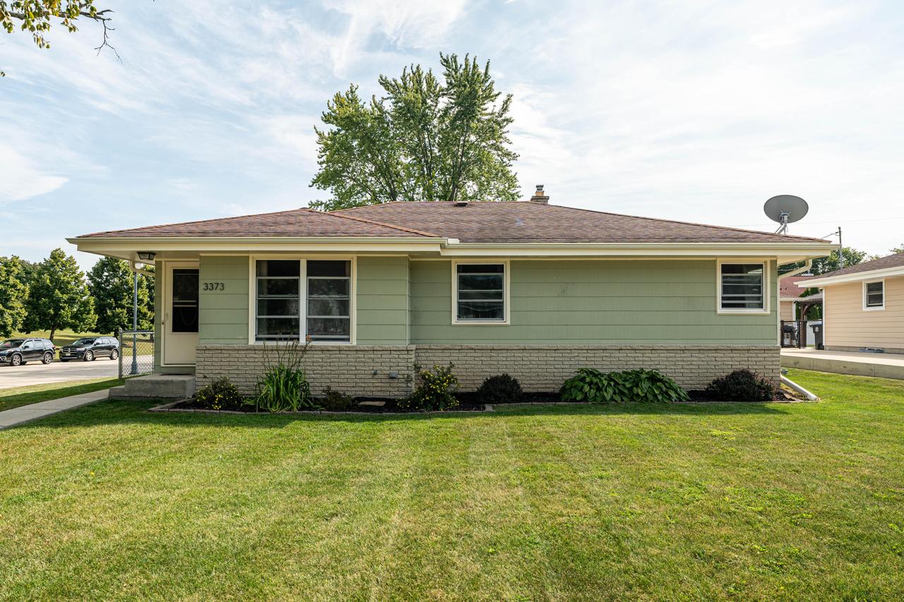 3373 E Henry Ave, Cudahy, WI 53110