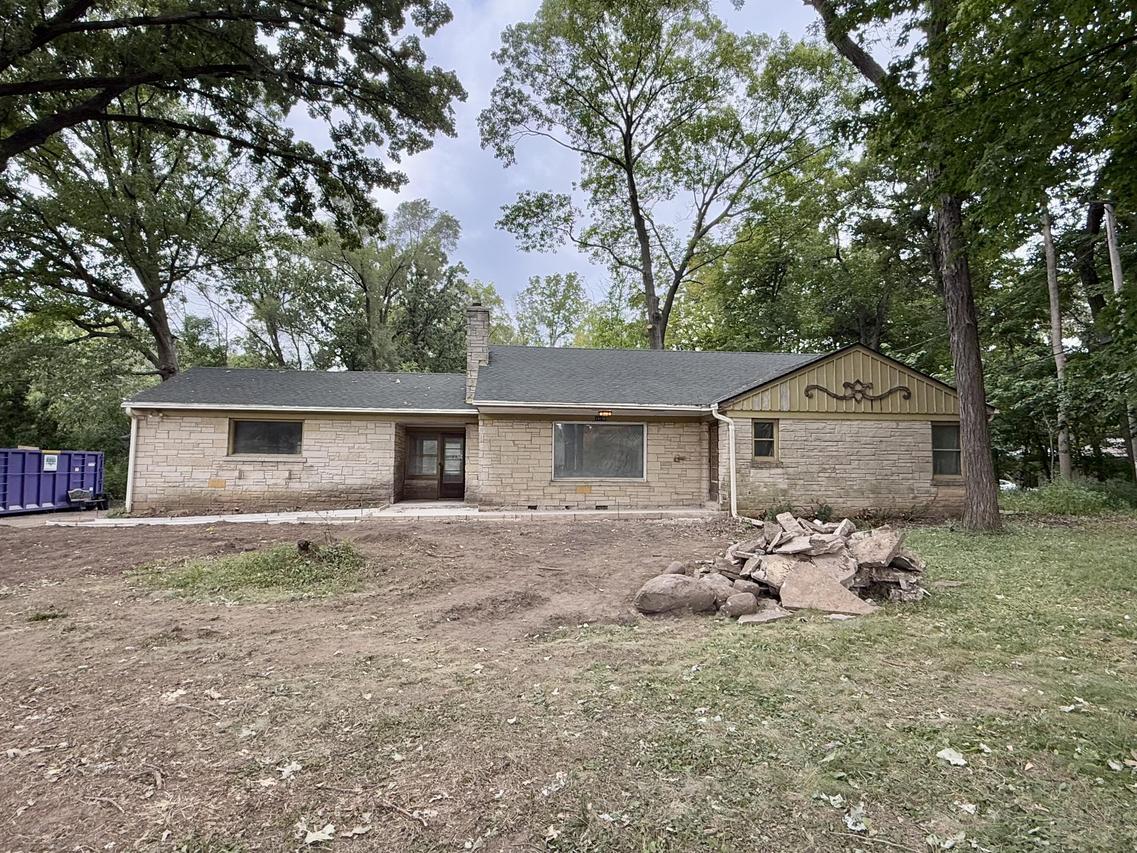 15170 Gebhardt Rd, Elm Grove, WI 53122