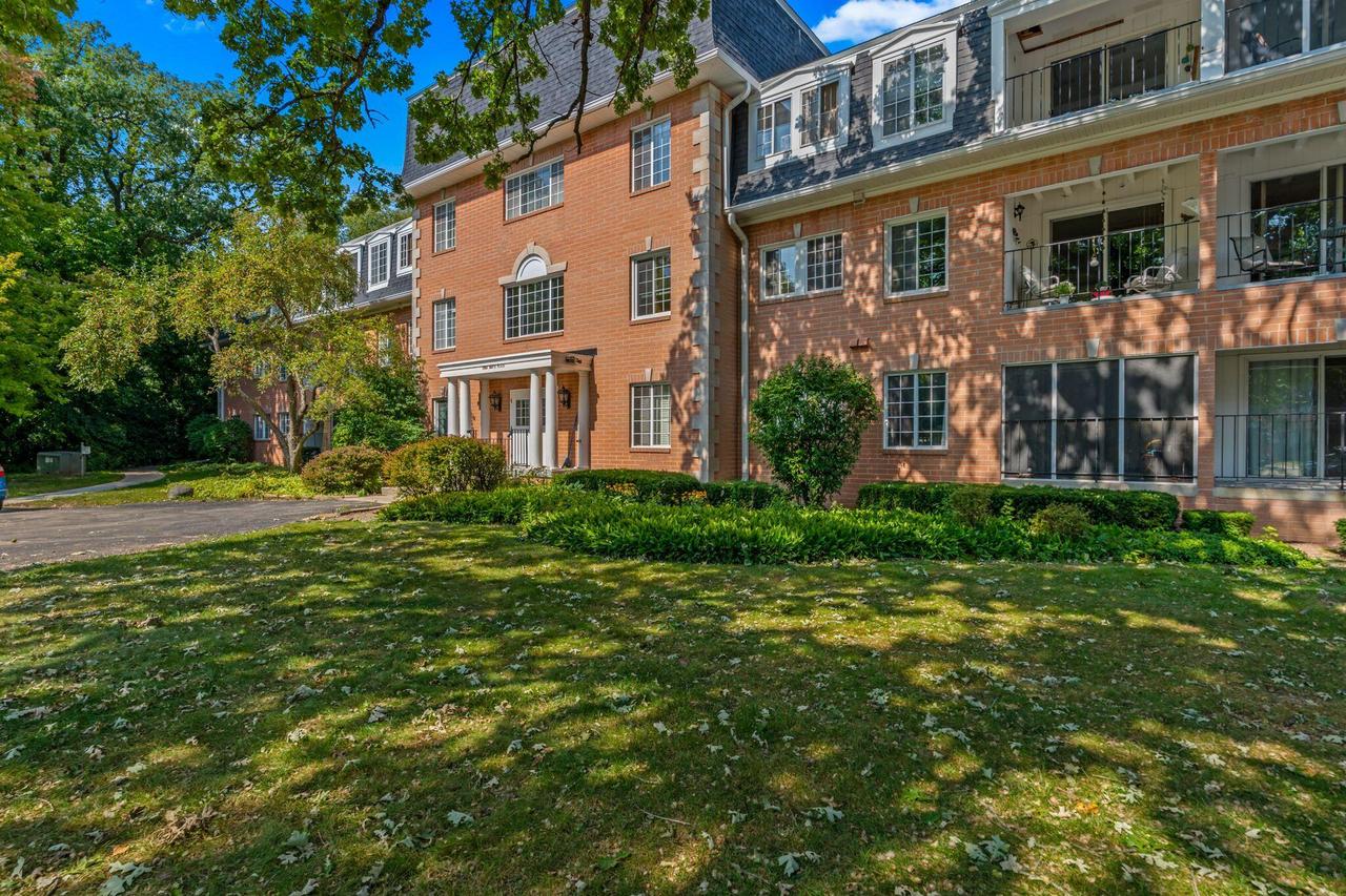 12990 W Bluemound Rd #204, Elm Grove, WI 53122