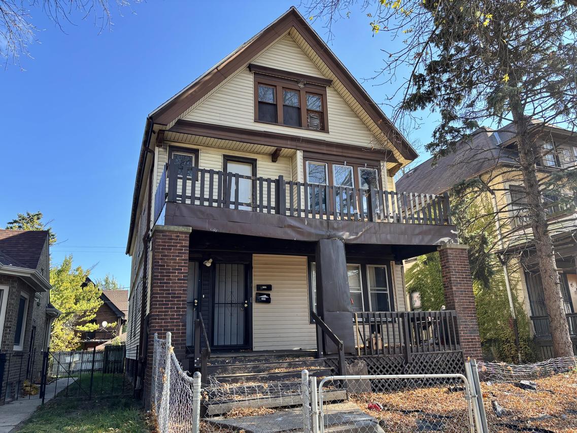 2320 N 44th St #2322, Milwaukee, WI 53210