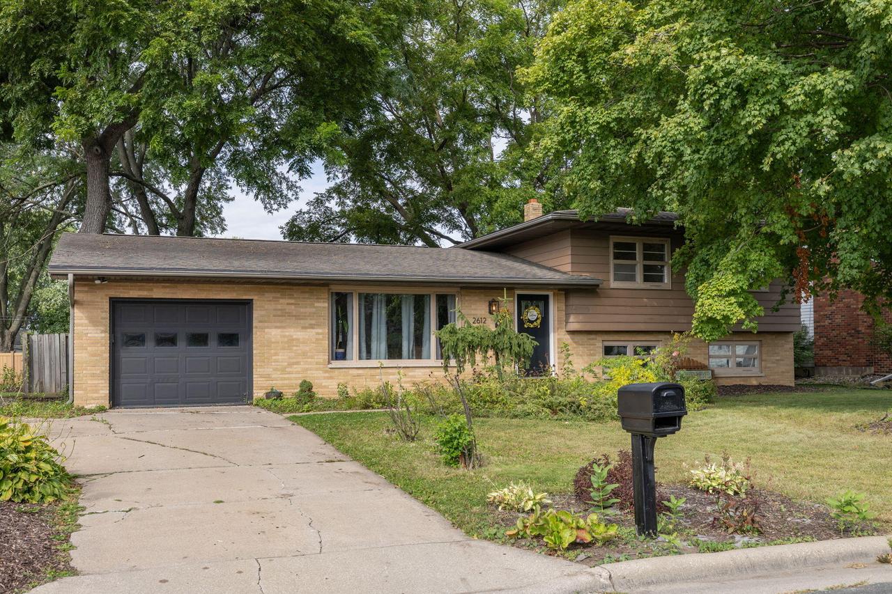 2612 S 30th St, La Crosse, WI 54601