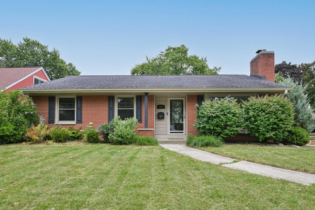 10363 W Woodward Ave, Wauwatosa, WI 53222