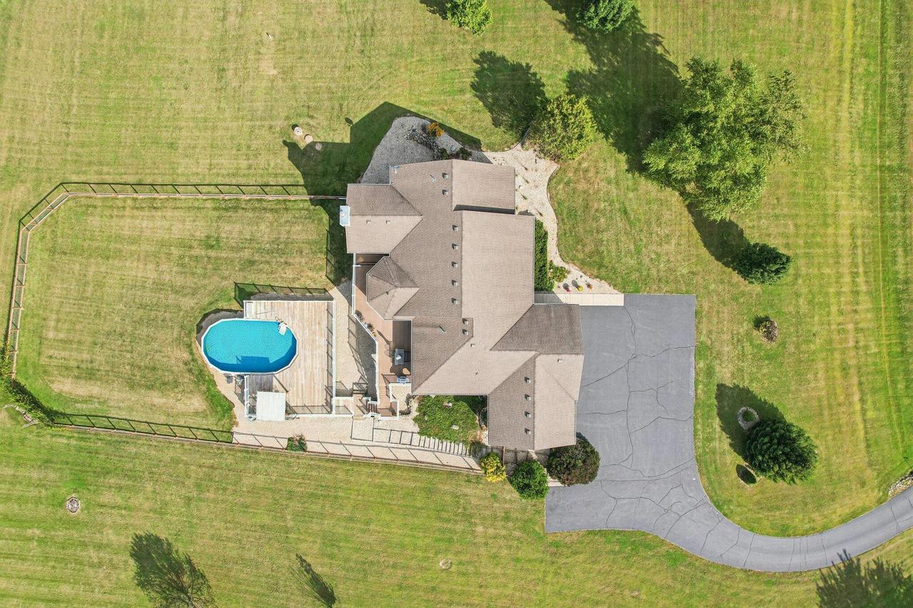 N5139 Granville Ct, Sugar Creek, WI 53121