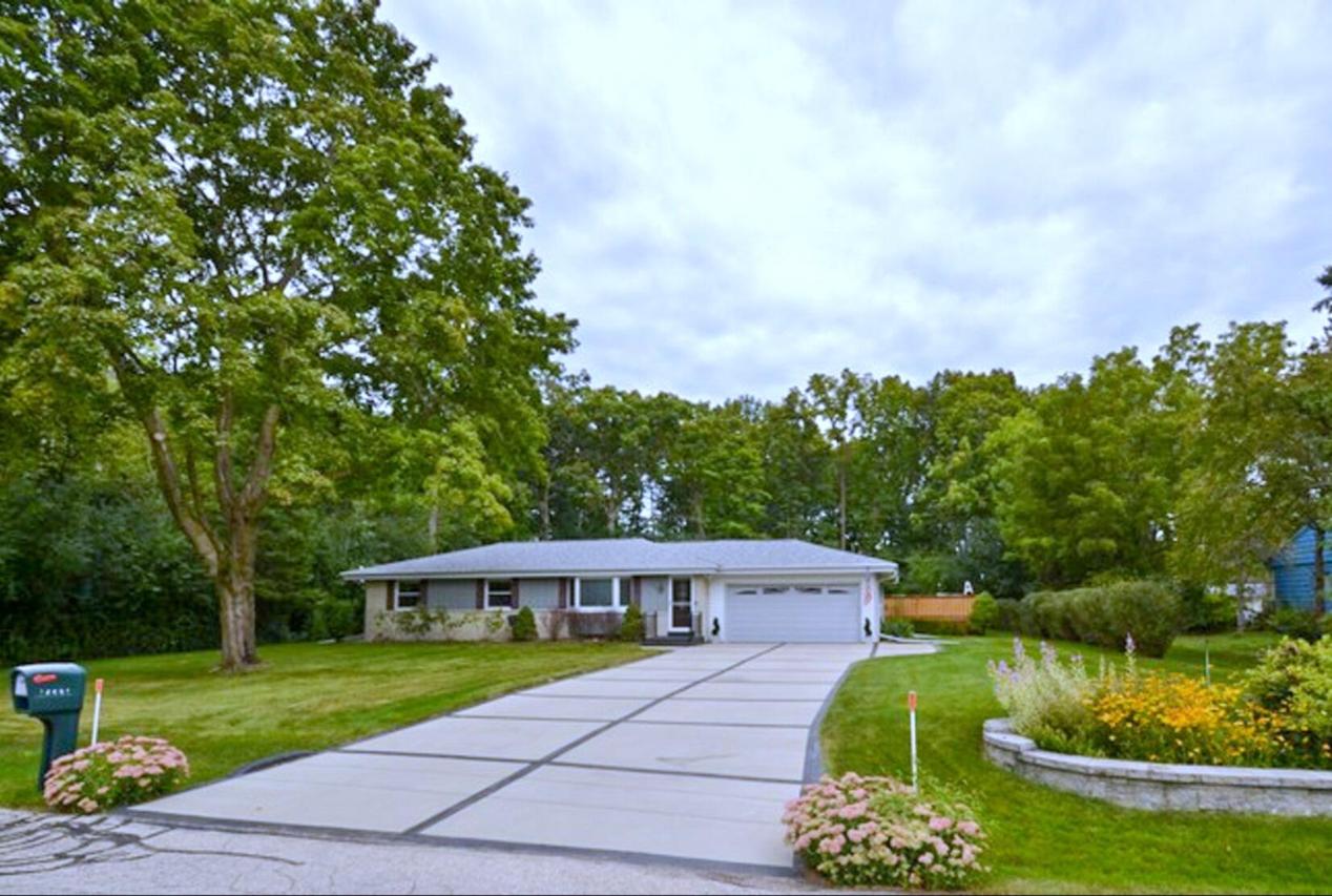 14680 W Armour Ave, New Berlin, WI 53151