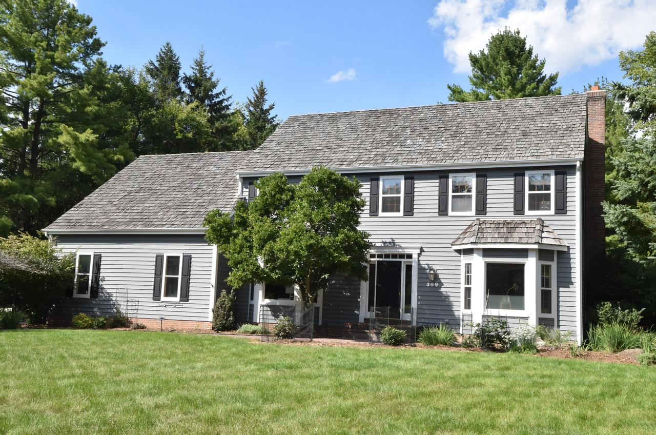 389 Juniper Ct, Delafield, WI 53018