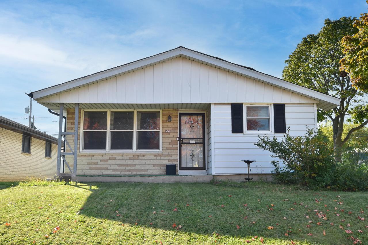 5777 N 98th St, Milwaukee, WI 53225