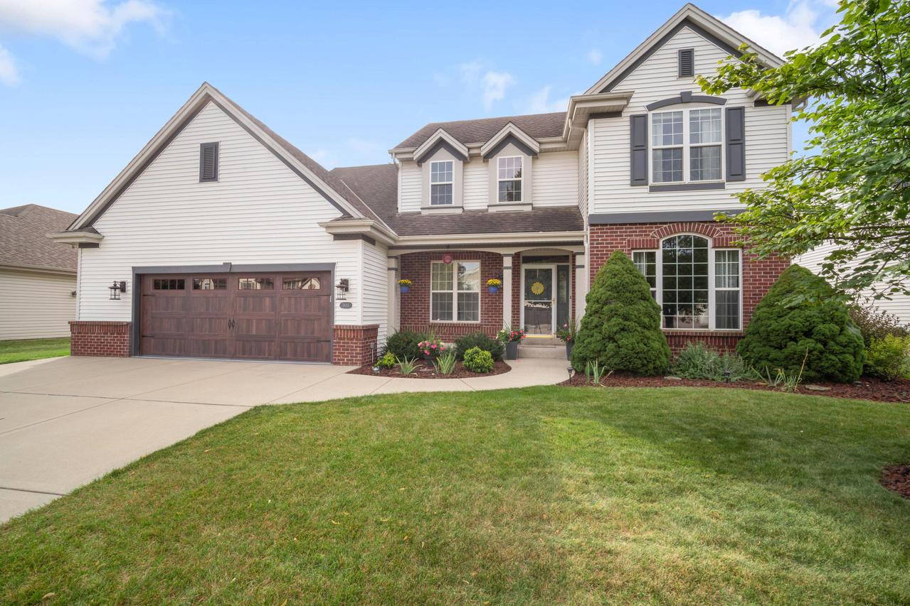 3835 Valley Creek, Waukesha, WI 53189