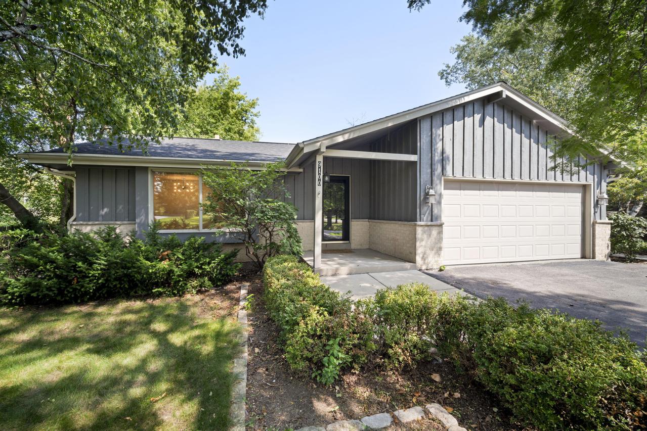 9100 N Santa Monica Blvd, Bayside, WI 53217