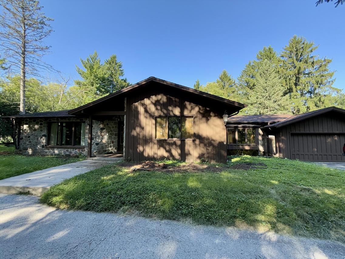 1635 Highland Dr, Elm Grove, WI 53122