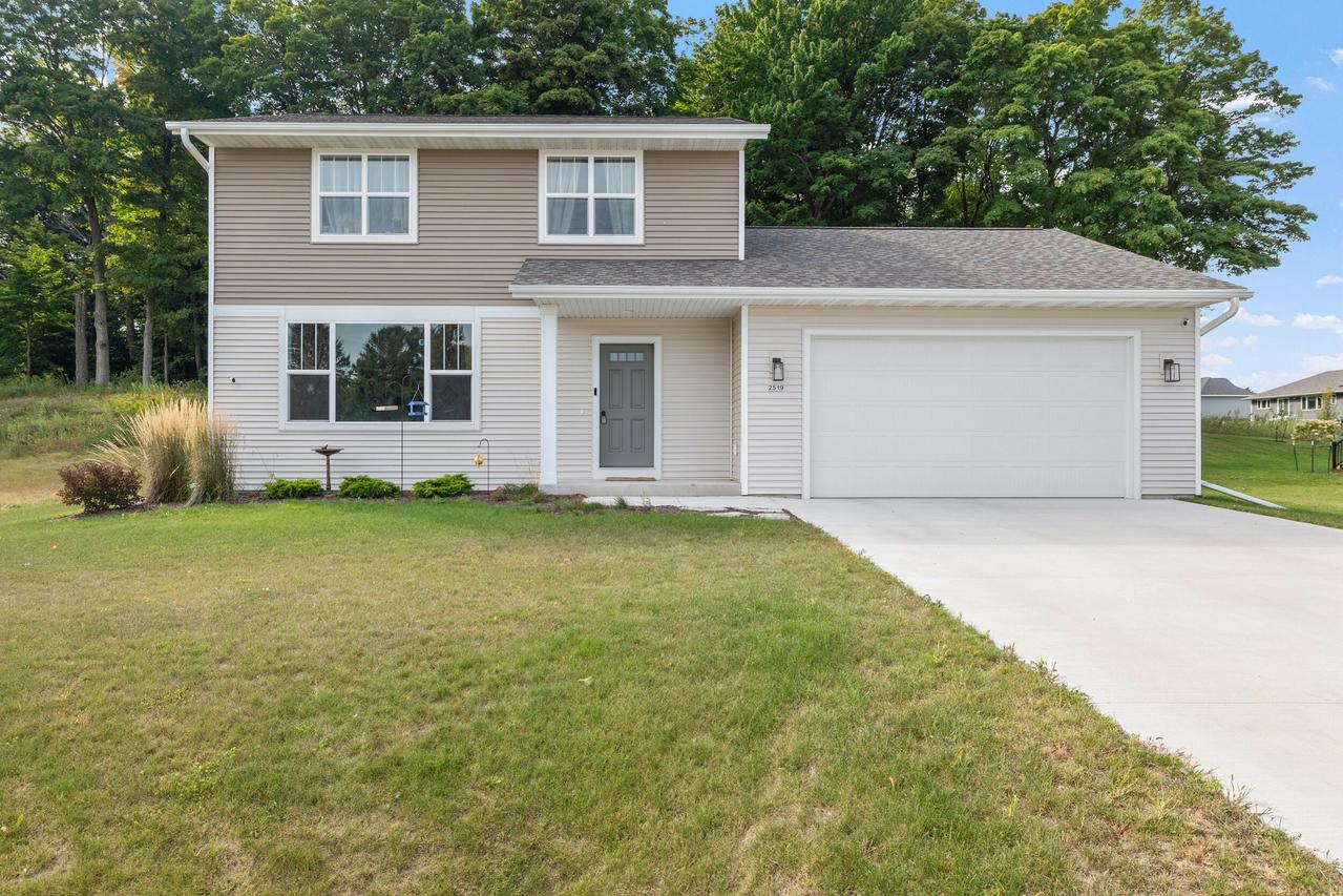 2519 Stonebrook Dr, Sheboygan, WI 53081