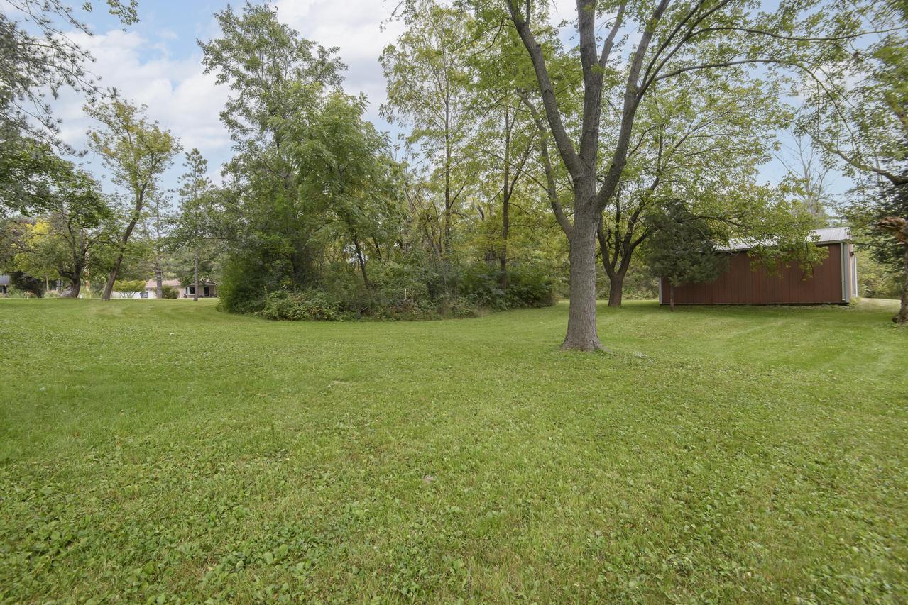 10829 W Oakwood Rd, Franklin, WI 53132