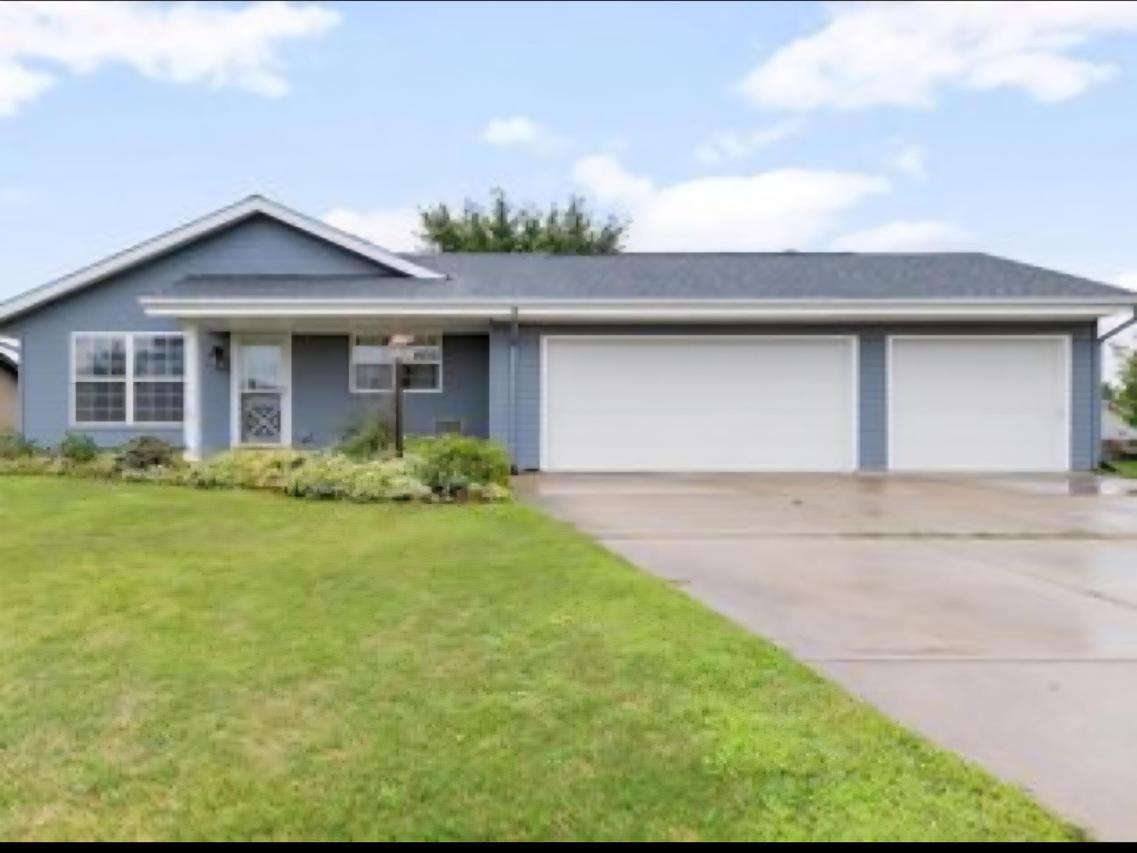 6025 Randal Ln, Caledonia, WI 53402