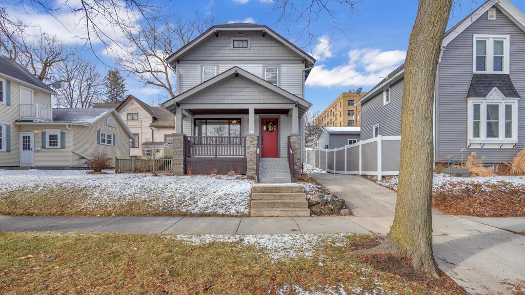 910 N 4th St, Sheboygan, WI 53081