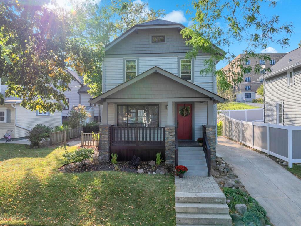 910 N 4th St, Sheboygan, WI 53081