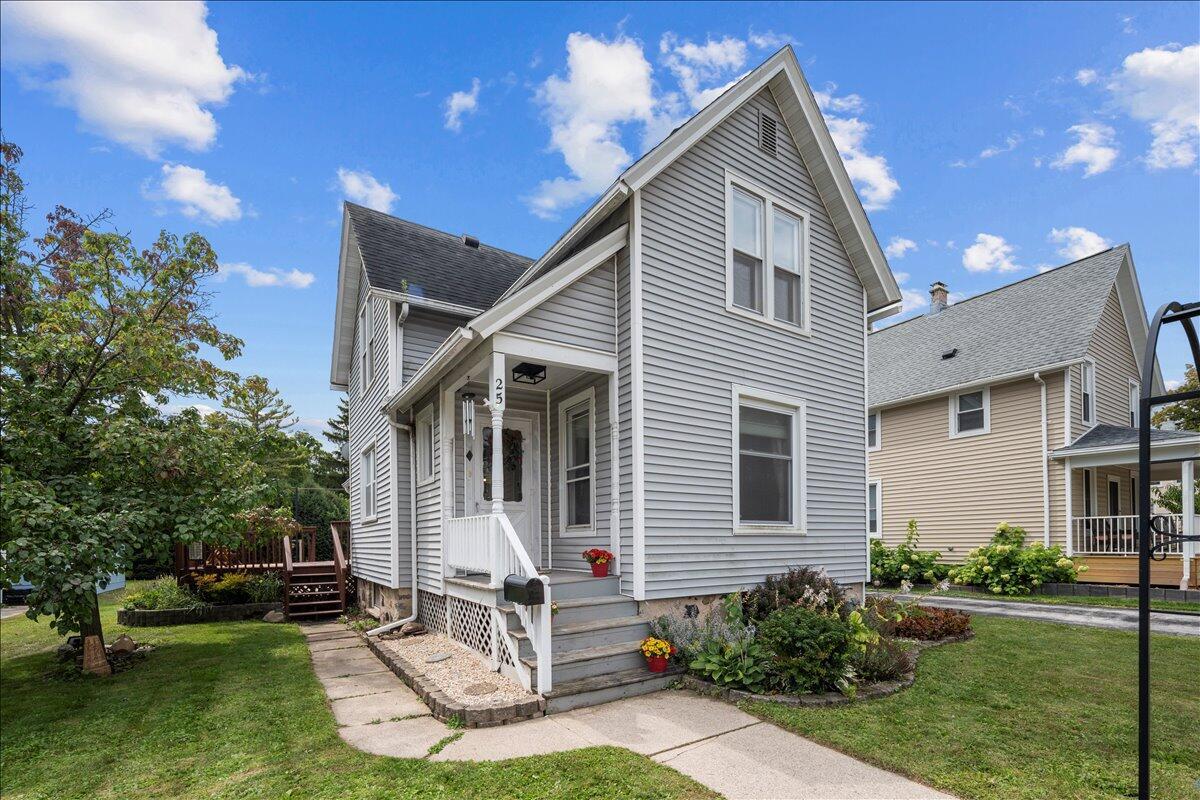 25 Edna St, Plymouth, WI 53073