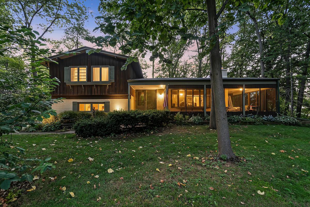 4135 Woodbury Ln., Mount Pleasant, WI 53405