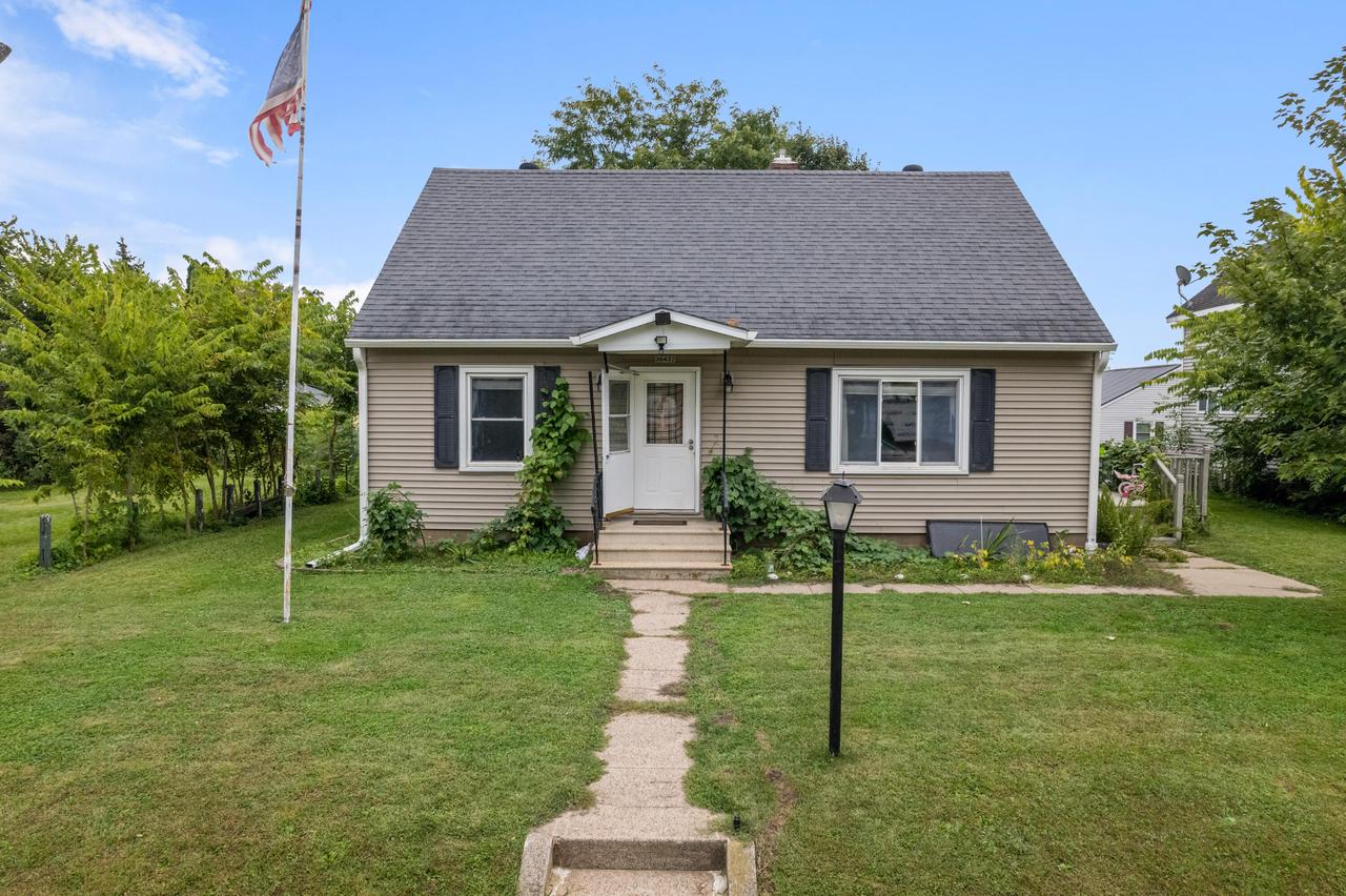 36432 Hancock St, Whitehall, WI 54773