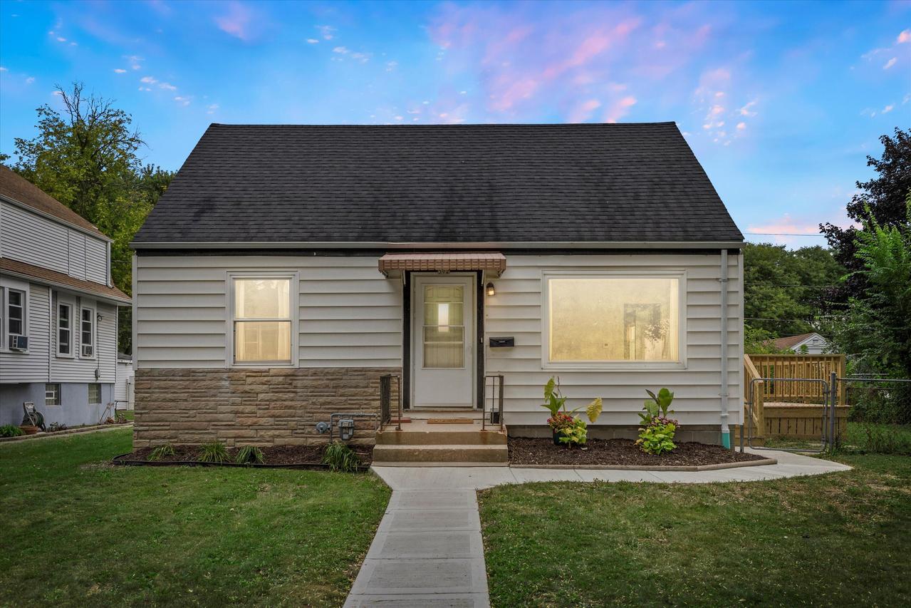 502 S 66th St, Milwaukee, WI 53214
