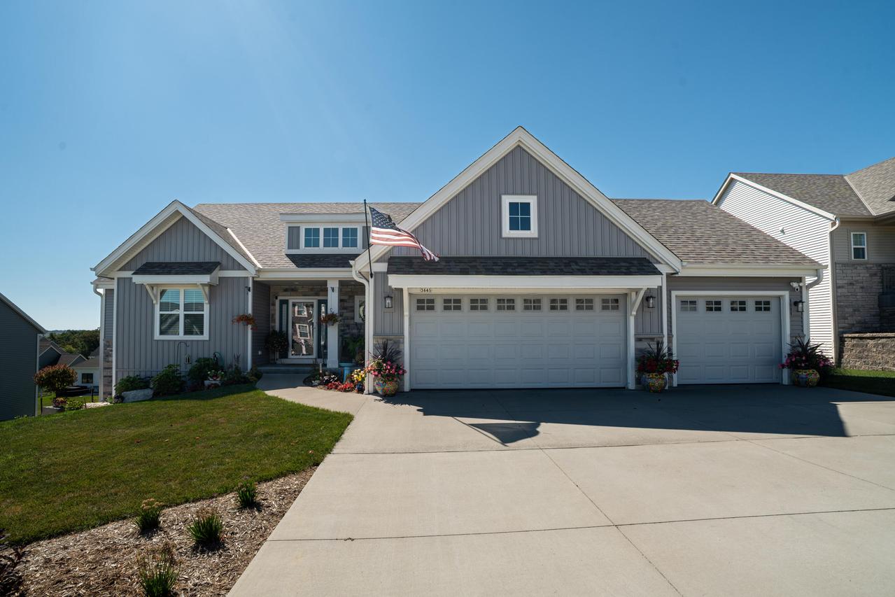 3645 Olde Howell Rd, Waukesha, WI 53188