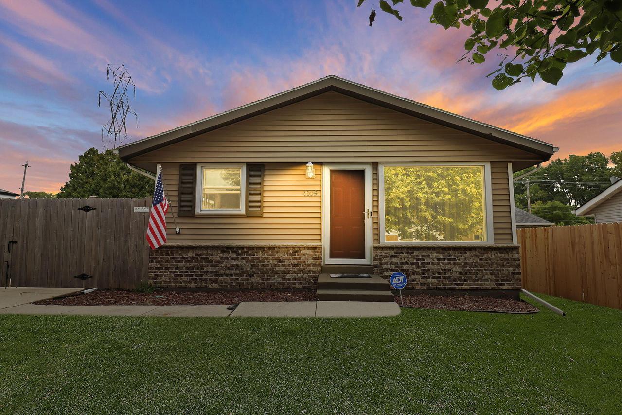 6109 57th Ave, Kenosha, WI 53142