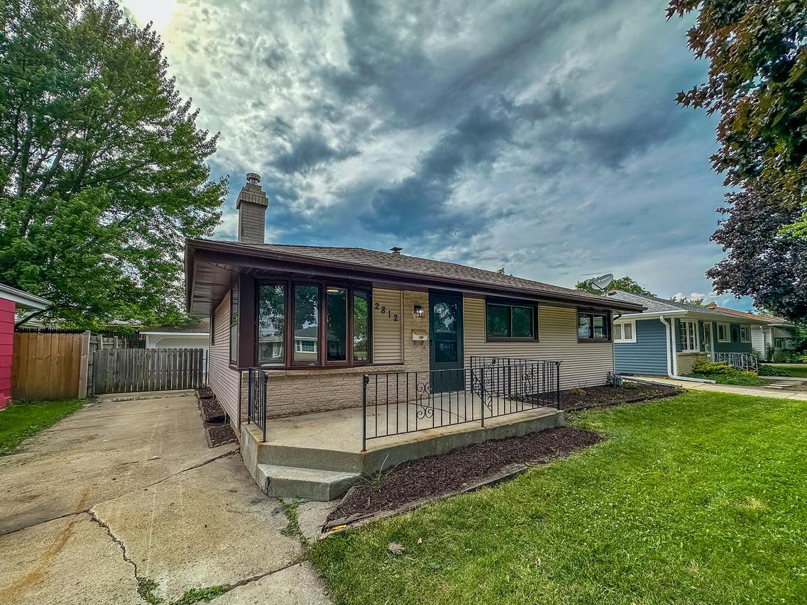 2812 Jean Ave, Racine, WI 53404