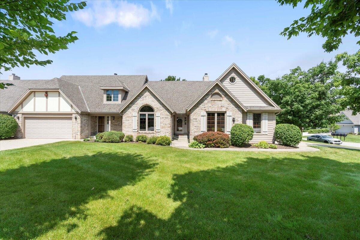 640 Machenry Cir #C, Brookfield, WI 53045
