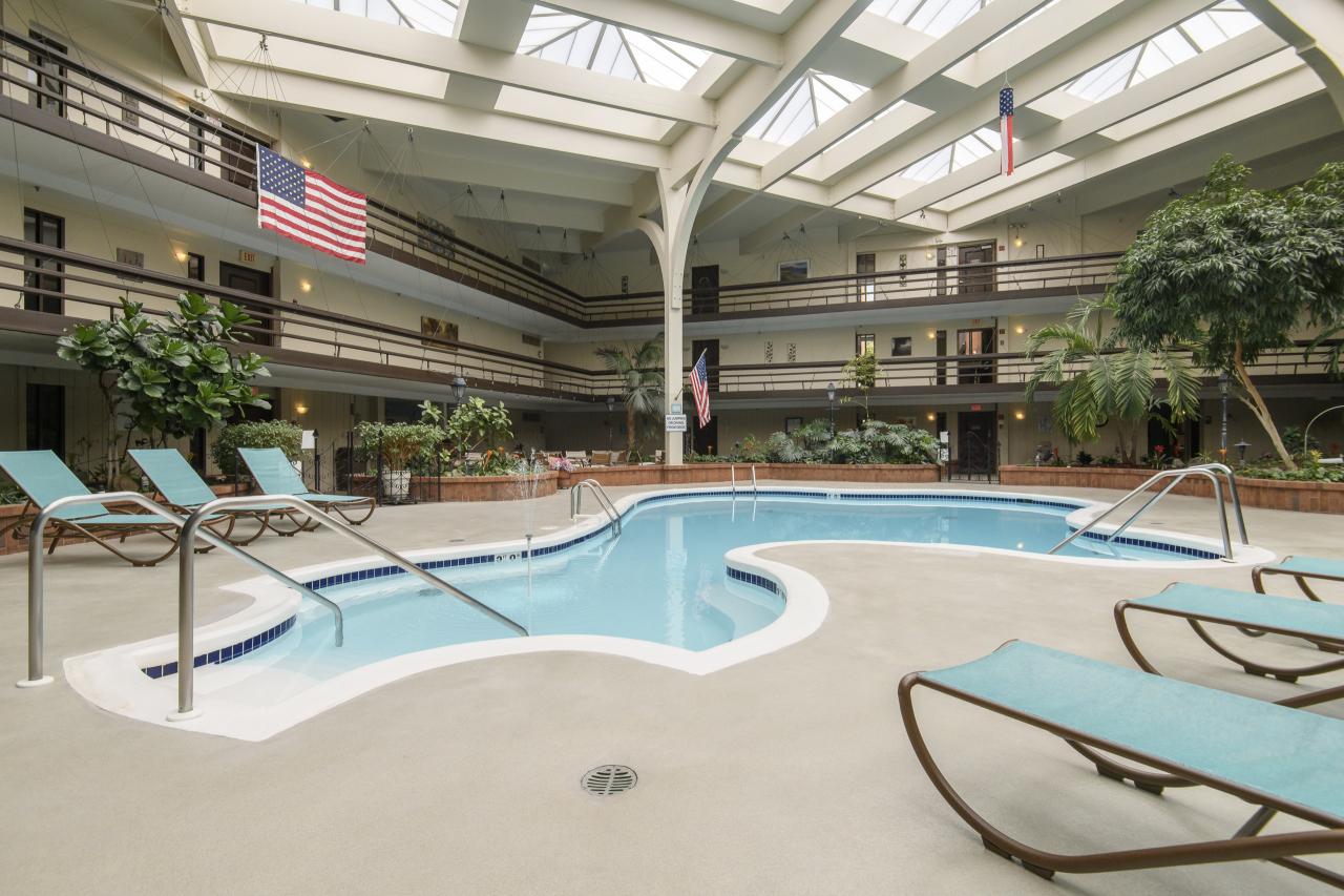 5200 S Tuckaway Blvd #108, Milwaukee, WI 53221