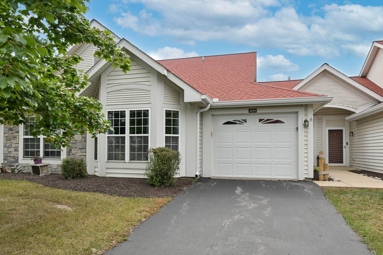 2191 Newbury Ln, Delavan, WI 53115