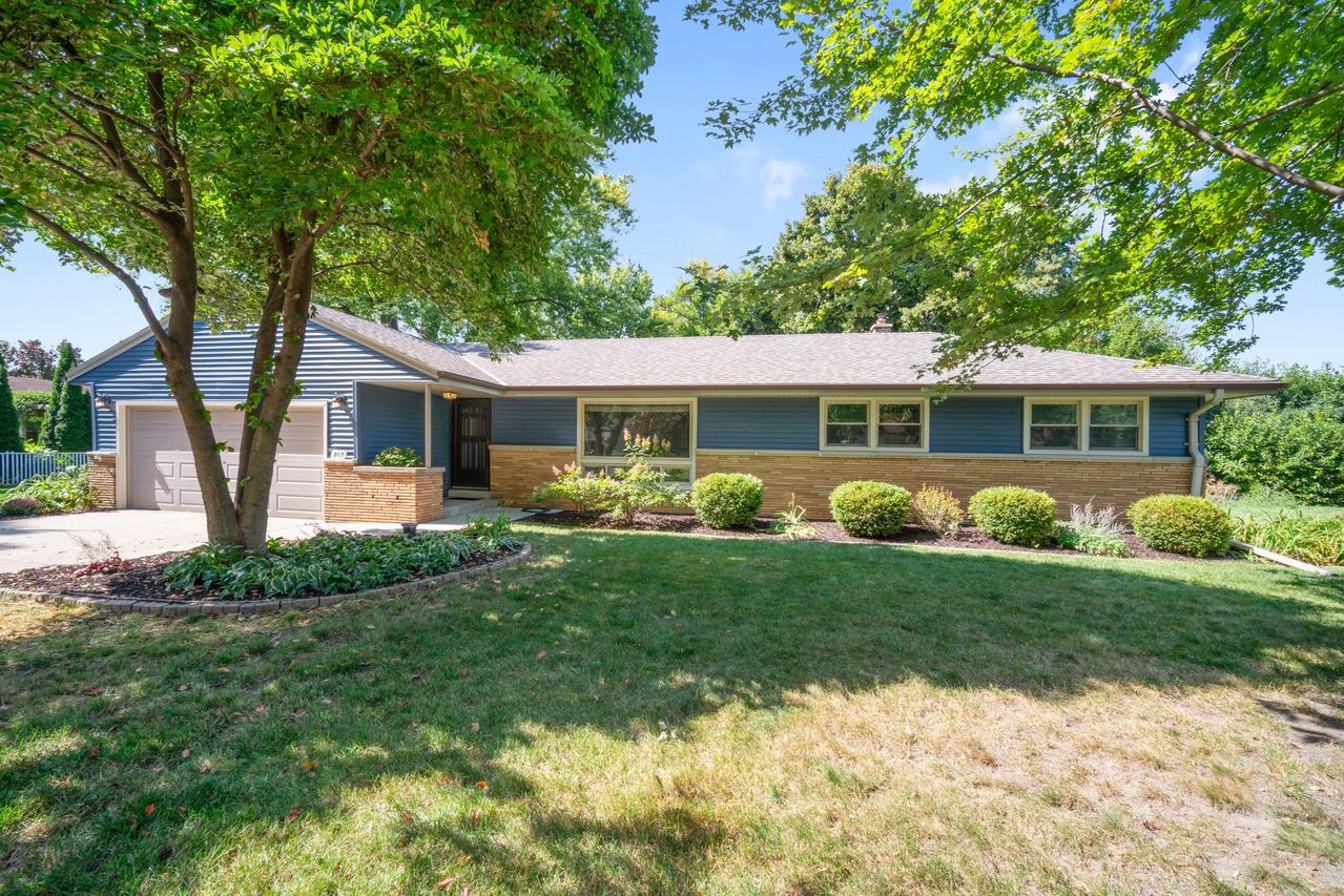 205 N Prospect Dr, Brookfield, WI 53005