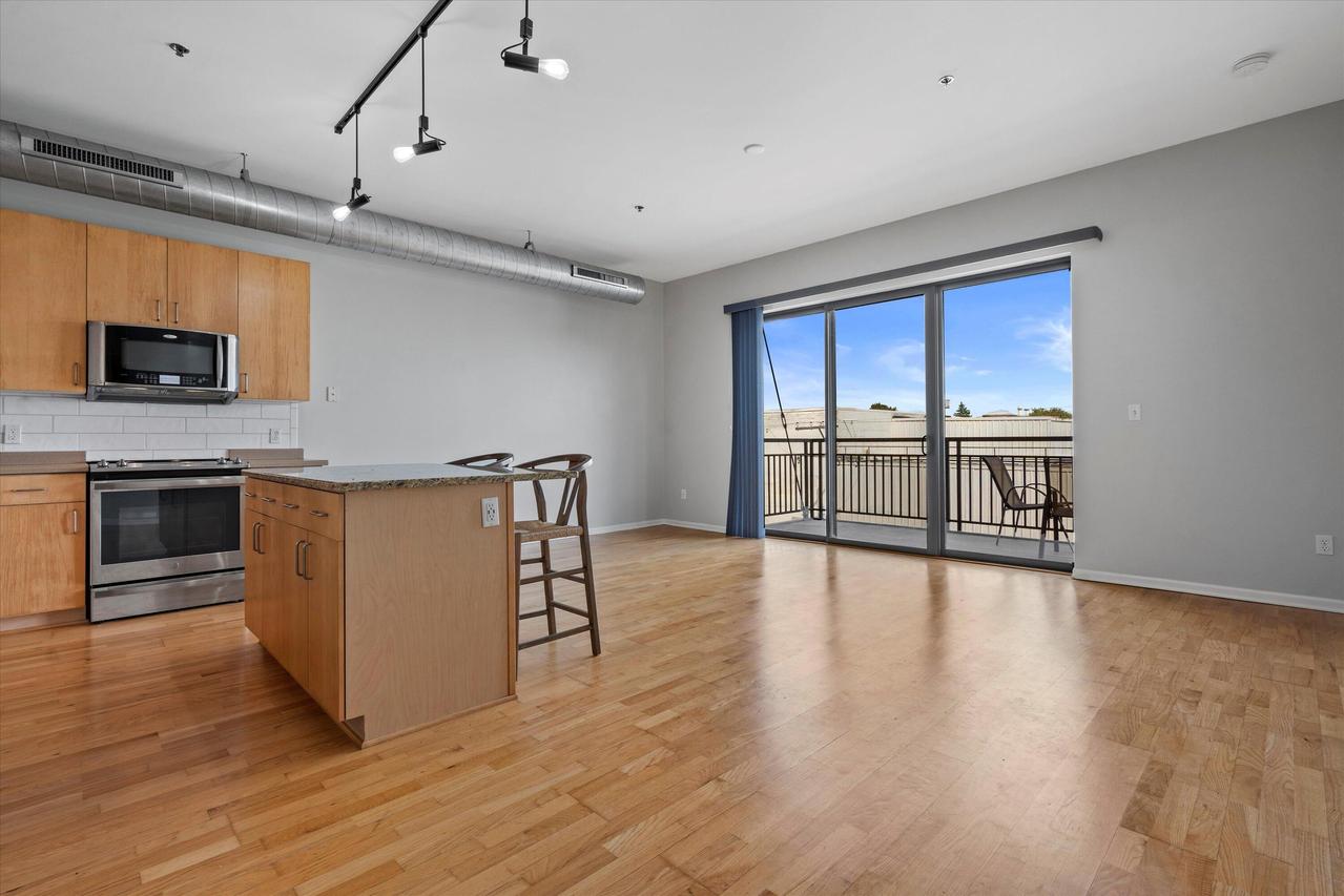 1924 N Hubbard St #414, Milwaukee, WI 53212