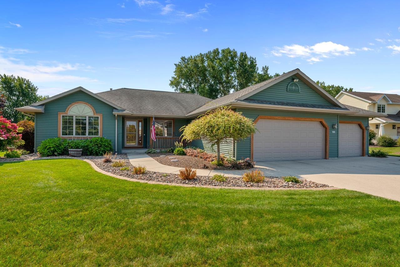 2415 Hidden Creek, Sheboygan, WI 53083