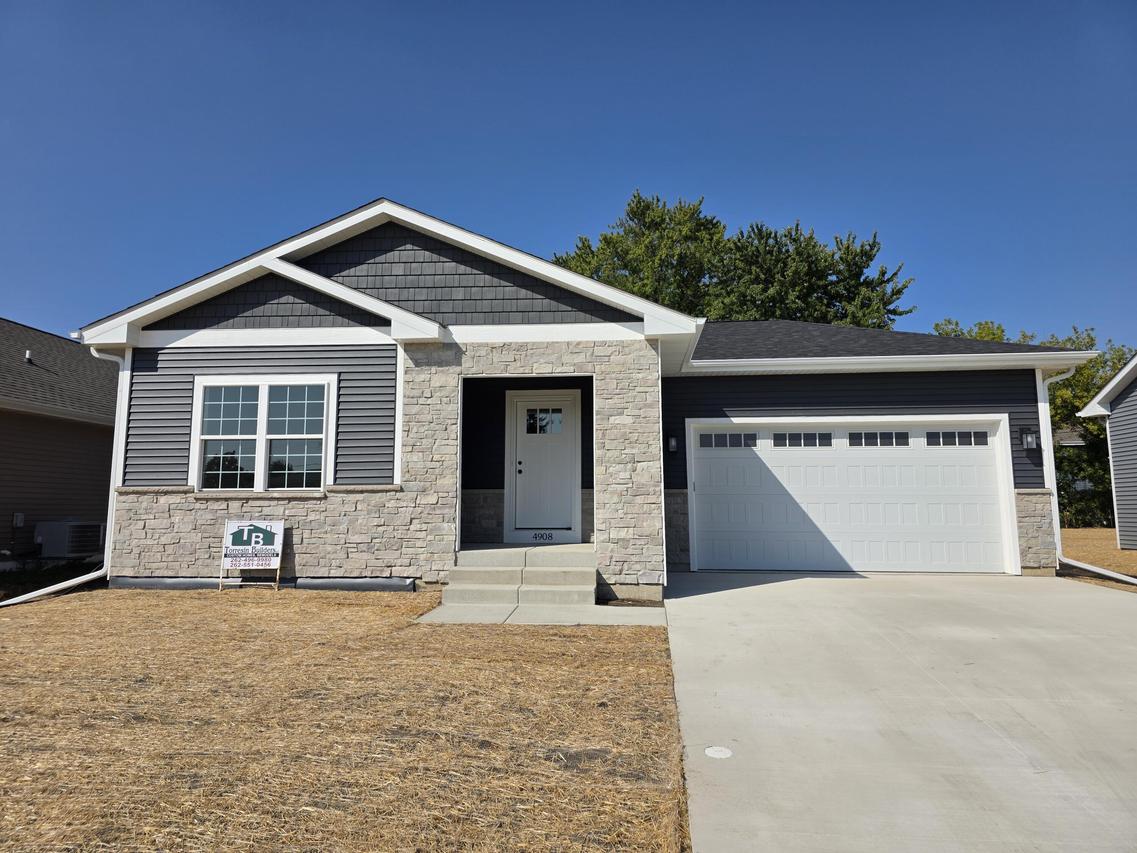 4908 37th Ave, Kenosha, WI 53144