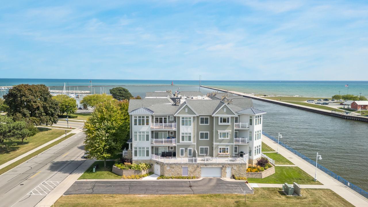 303 Pennsylvania Ave #406 & 407, Sheboygan, WI 53081