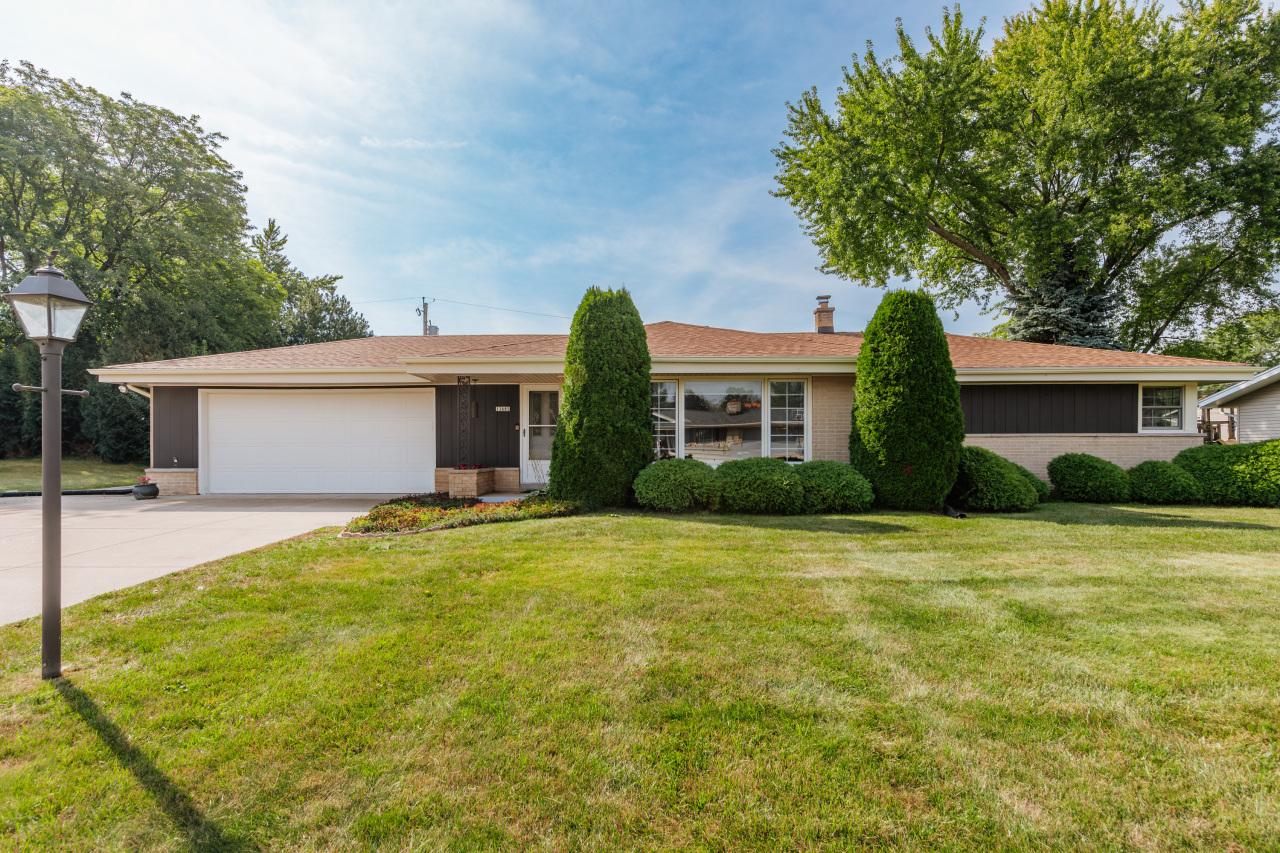 13685 W Park Ave, New Berlin, WI 53151