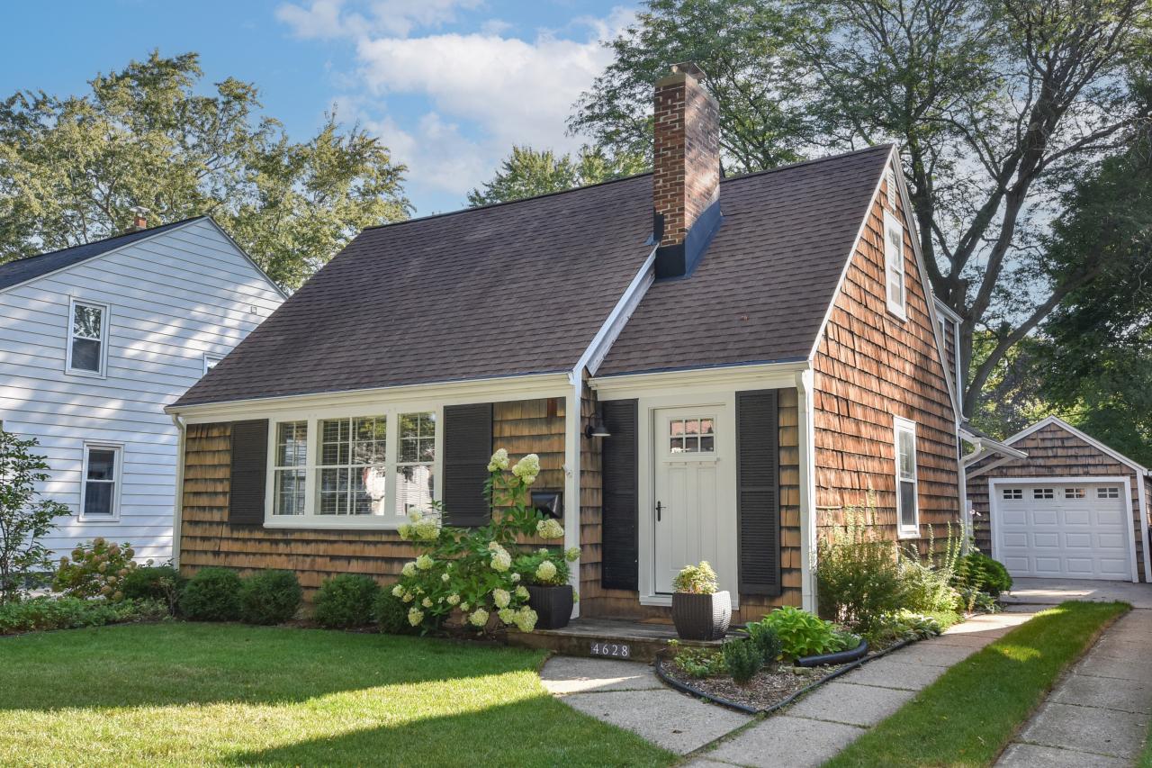 4628 N Idlewild Ave, Whitefish Bay, WI 53211