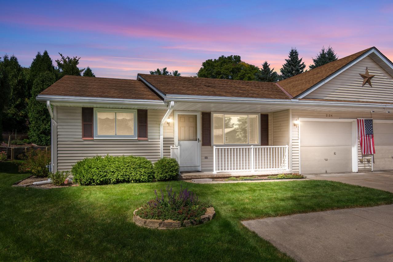 2124 Willowbrook Dr, West Bend, WI 53090