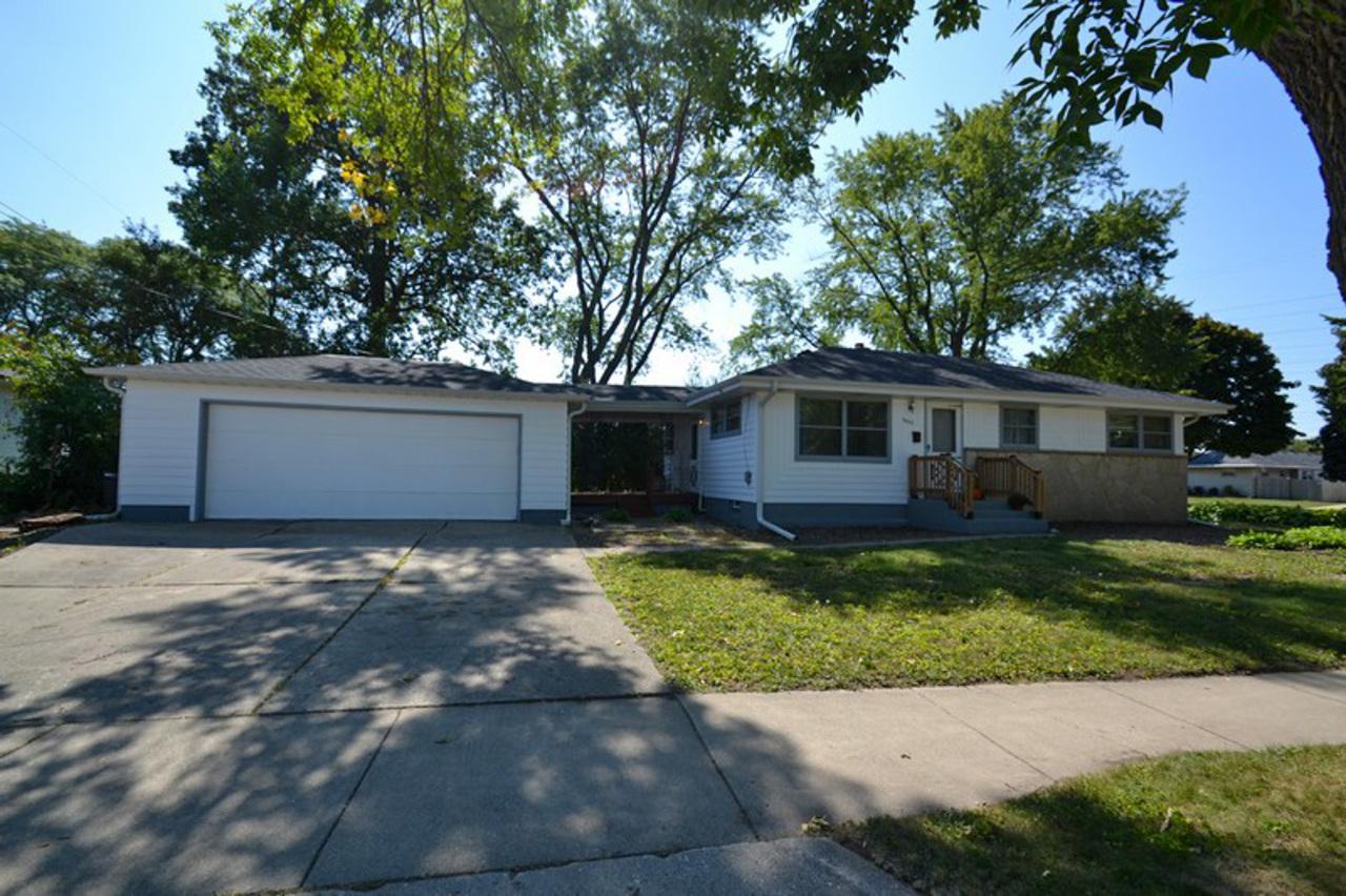 9833 W Dakota St, West Allis, WI 53227