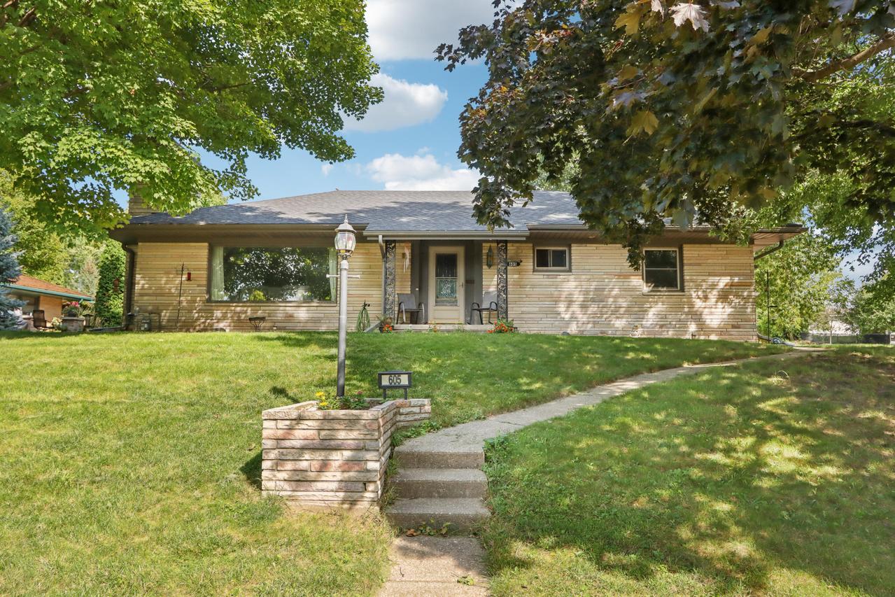 605 Labaree St, Watertown, WI 53098