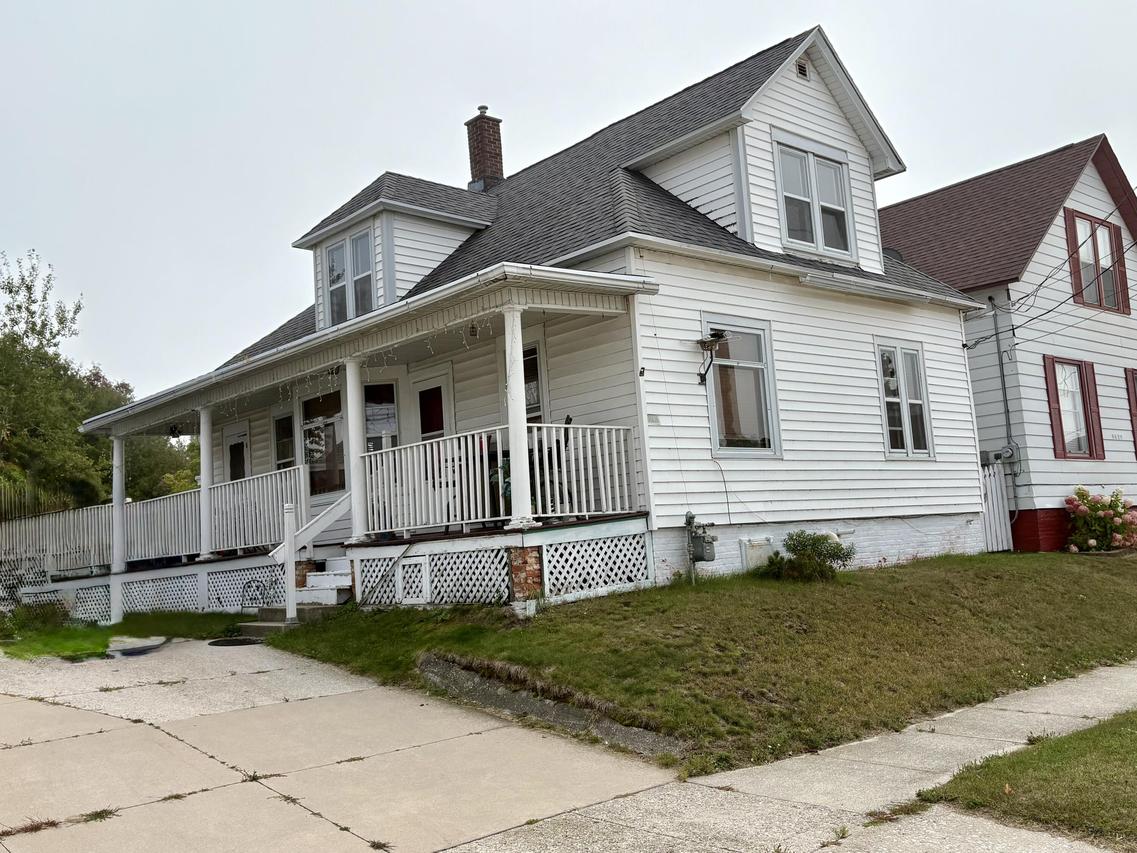 1713 Jackson St., Two Rivers, WI 54241