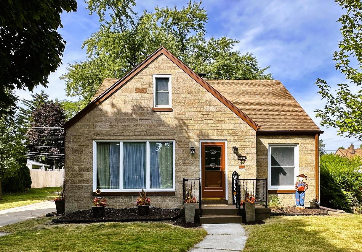 3521 S 58th St, Milwaukee, WI 53220