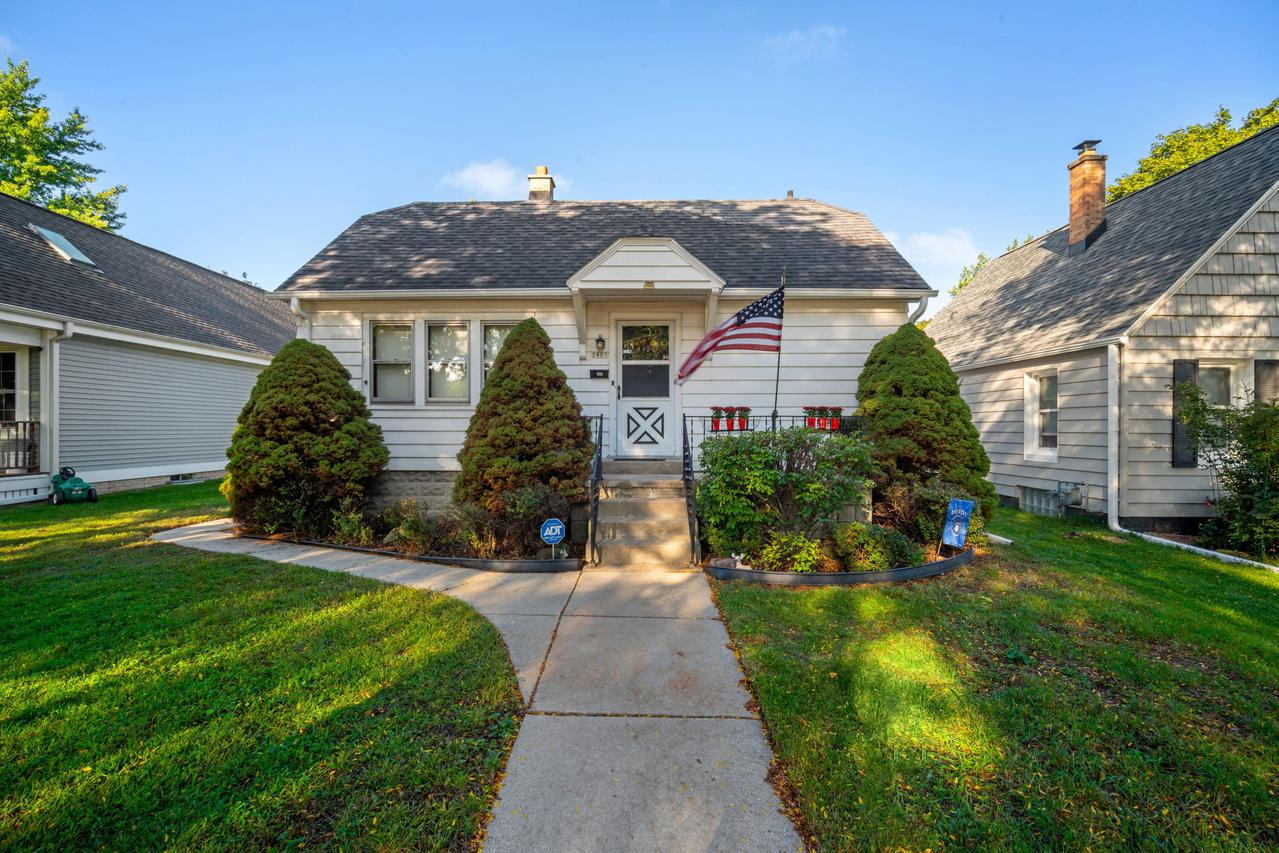 2407 S 66th St, West Allis, WI 53219
