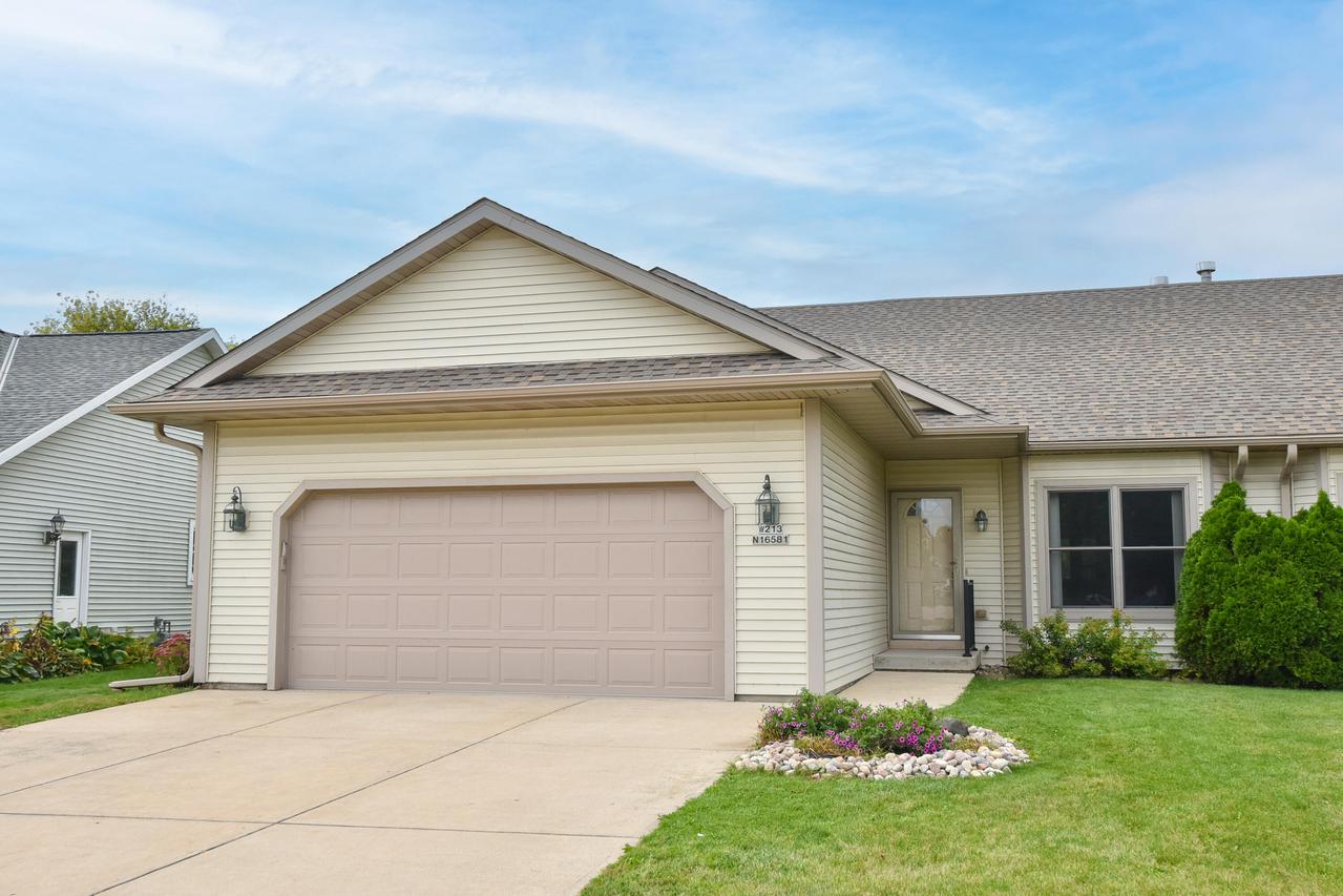 W213N16581 Glen Brooke Dr, Jackson, WI 53037