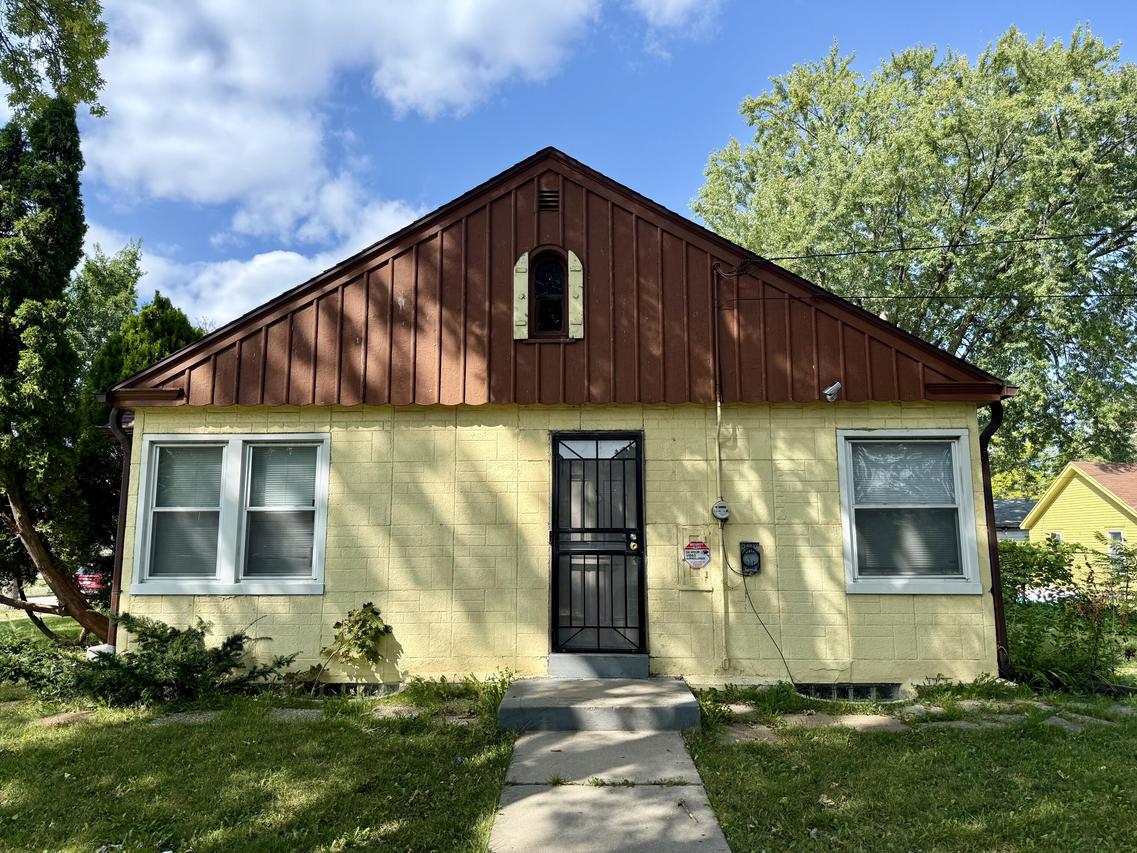 4502 N 28th St, Milwaukee, WI 53209