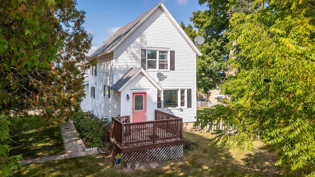105 N Park Pl, Plymouth, WI 53073