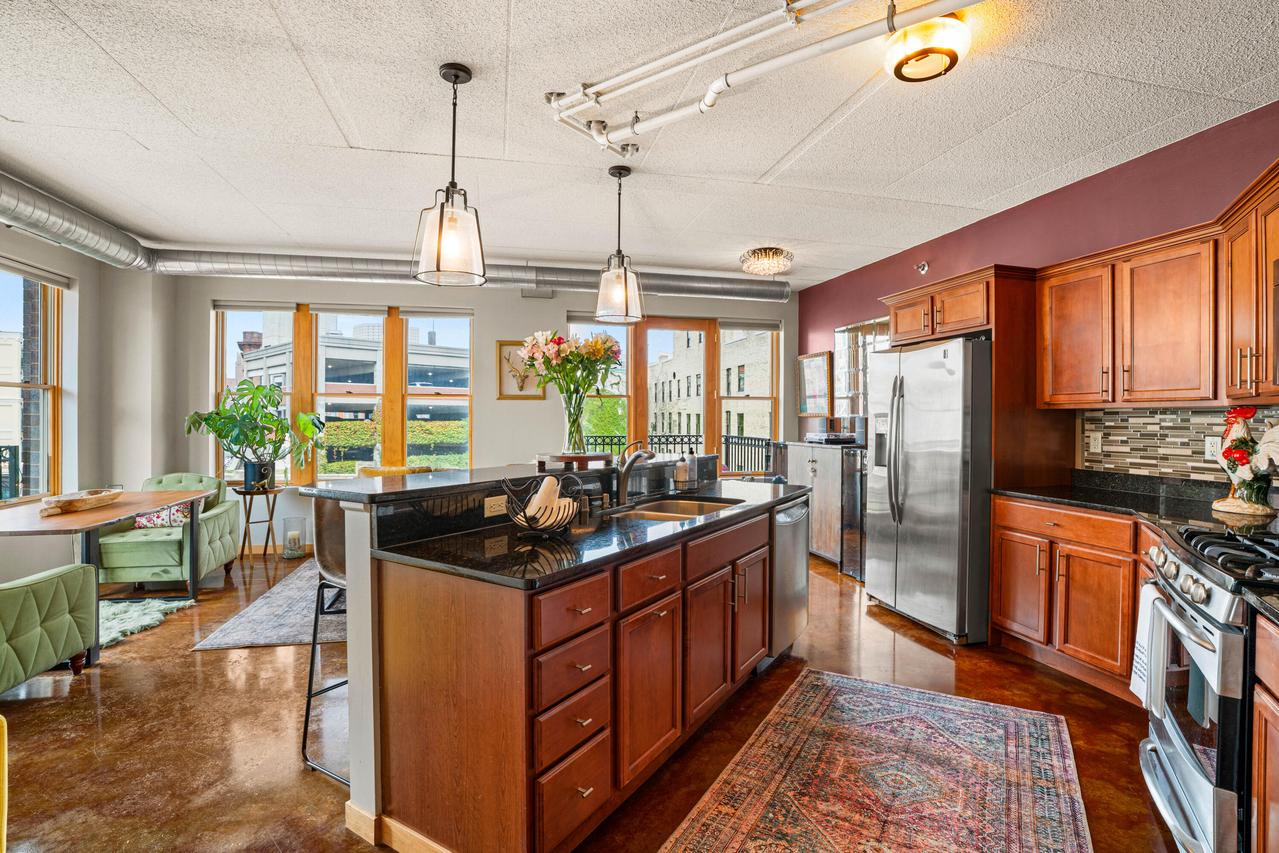 102 N Water St #401, Milwaukee, WI 53202