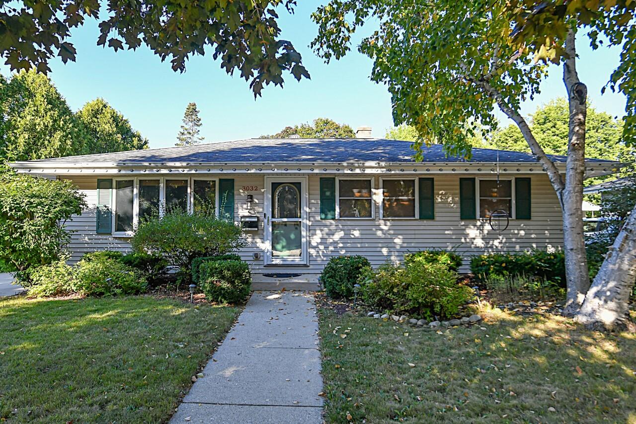 3032 93rd St, Sturtevant, WI 53177