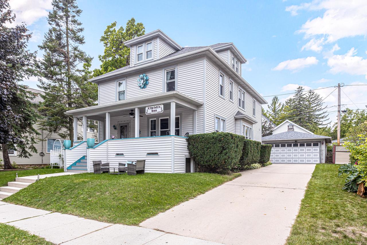 121 S East St, Elkhart Lake, WI 53020