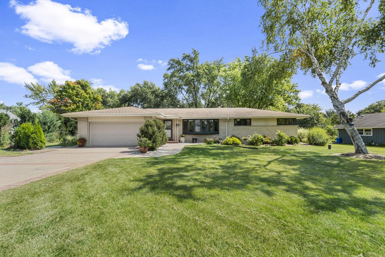 4560 N 161st St, Brookfield, WI 53005