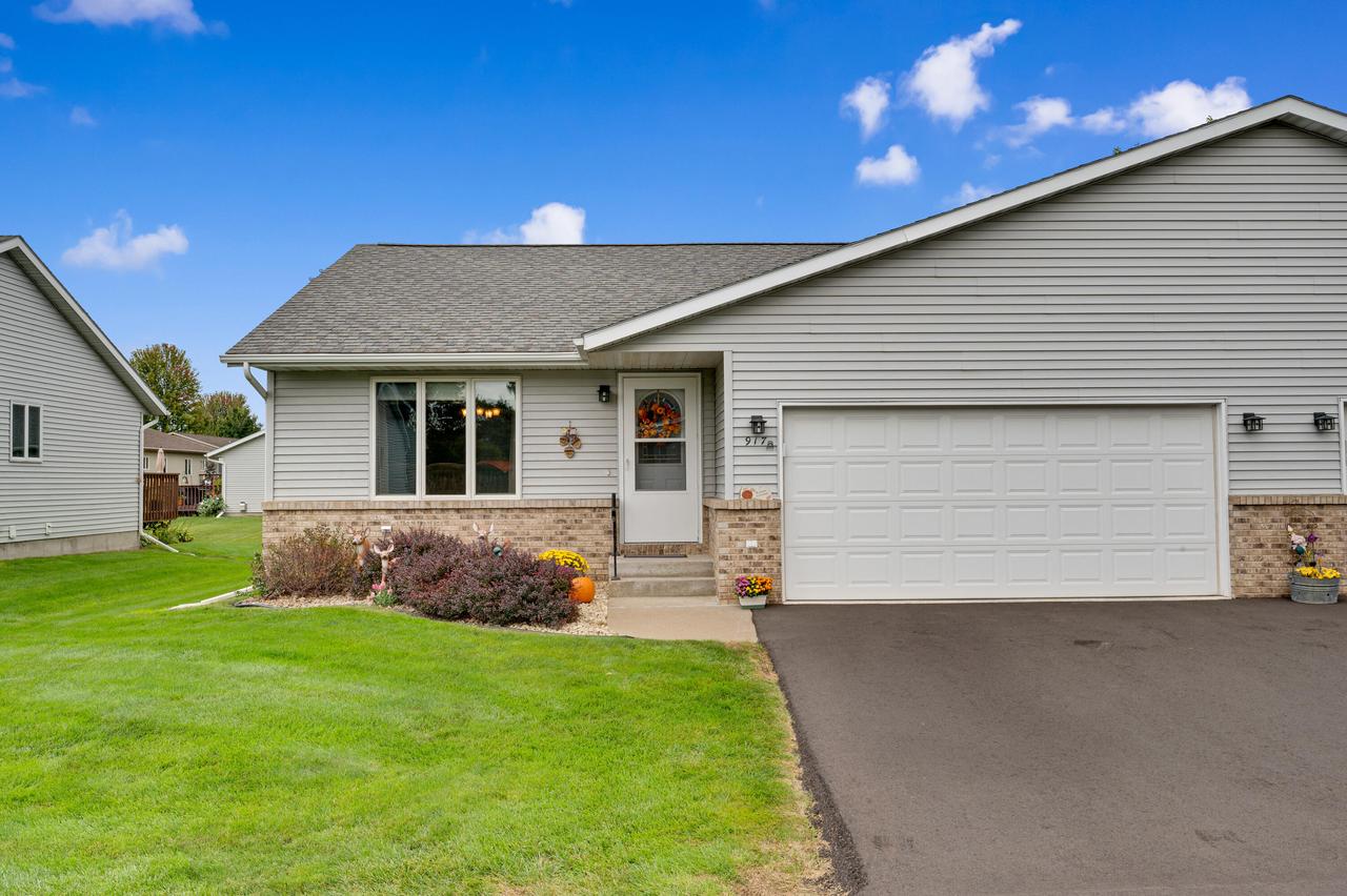 917 Northern Sands Pl, Onalaska, WI 54650