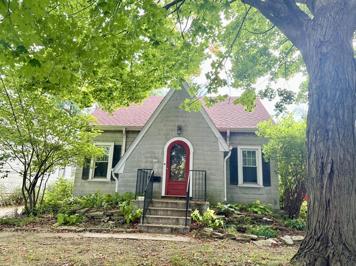 155 W Crawford Ave, Milwaukee, WI 53207